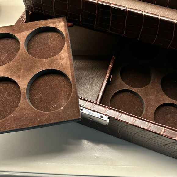 Bobbi Brown | brown croc embossed vegan leather valet case - Picture 9 of 10